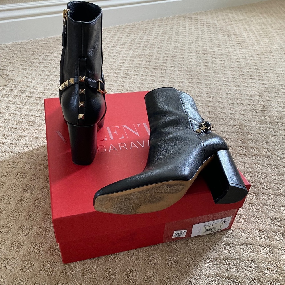 Valentino Garavani Booties - Picture 6 of 12